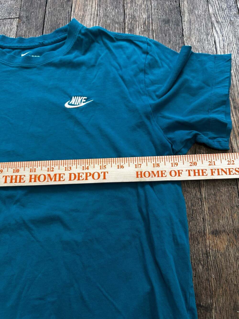 Nike Sportswear Club T-Shirt Teal Medium Embroidered The Nike Tee - Picture 4 of 8